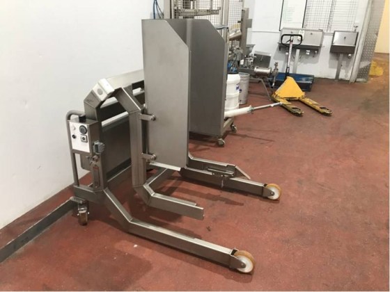 2015 Tote bin lifter tipper Pic 025